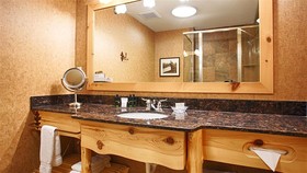 Best Western Premier The Lodge On Lake Detroit