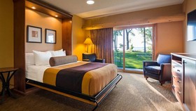 Best Western Premier The Lodge On Lake Detroit