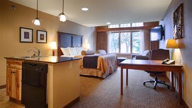 Best Western Premier The Lodge On Lake Detroit
