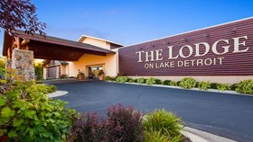 Best Western Premier The Lodge On Lake Detroit