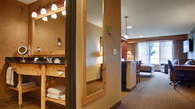 Best Western Premier The Lodge On Lake Detroit
