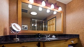 Best Western Premier The Lodge On Lake Detroit