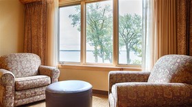 Best Western Premier The Lodge On Lake Detroit