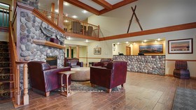 Duluth Inn & Suites Near Spirit Mountain