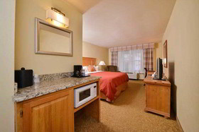 Duluth Inn & Suites Near Spirit Mountain