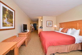 Duluth Inn & Suites Near Spirit Mountain