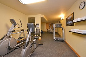 Duluth Inn & Suites Near Spirit Mountain
