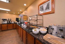 Duluth Inn & Suites Near Spirit Mountain