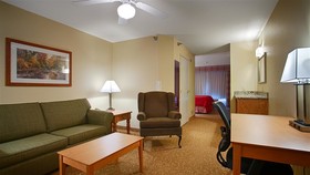 Duluth Inn & Suites Near Spirit Mountain