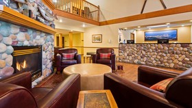 Duluth Inn & Suites Near Spirit Mountain