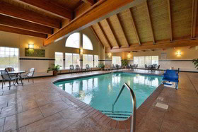 Duluth Inn & Suites Near Spirit Mountain