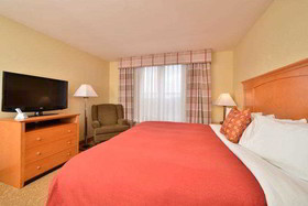Duluth Inn & Suites Near Spirit Mountain