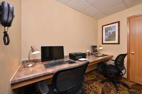 Duluth Inn & Suites Near Spirit Mountain