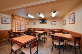 Duluth Inn & Suites Near Spirit Mountain