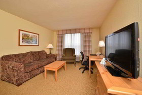 Duluth Inn & Suites Near Spirit Mountain