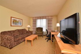 Duluth Inn & Suites Near Spirit Mountain