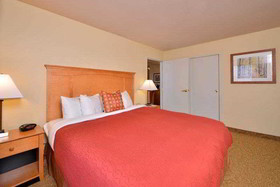 Duluth Inn & Suites Near Spirit Mountain