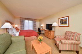 Duluth Inn & Suites Near Spirit Mountain