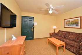 Duluth Inn & Suites Near Spirit Mountain