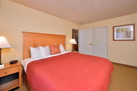 Duluth Inn & Suites Near Spirit Mountain