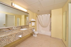 Duluth Inn & Suites Near Spirit Mountain
