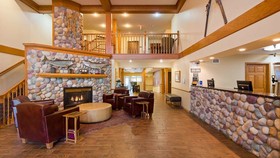 Duluth Inn & Suites Near Spirit Mountain