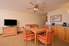 Duluth Inn & Suites Near Spirit Mountain