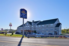 Duluth Inn & Suites Near Spirit Mountain
