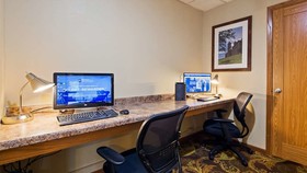 Duluth Inn & Suites Near Spirit Mountain