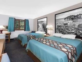 Super 8 by Wyndham Duluth
