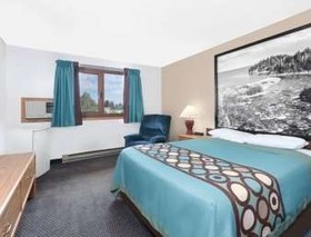 Super 8 by Wyndham Duluth