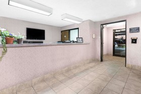 Super 8 by Wyndham Duluth
