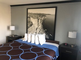 Super 8 by Wyndham Duluth