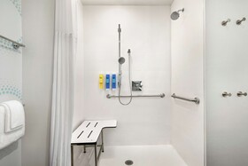 Tru by Hilton Duluth Mall Area