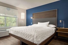 Tru by Hilton Duluth Mall Area