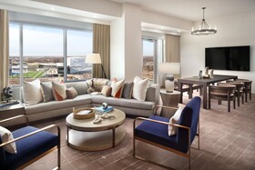 Omni Viking Lakes Hotel