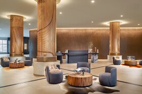 Omni Viking Lakes Hotel