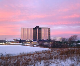 Omni Viking Lakes Hotel