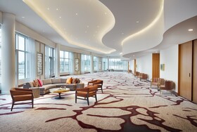 Omni Viking Lakes Hotel