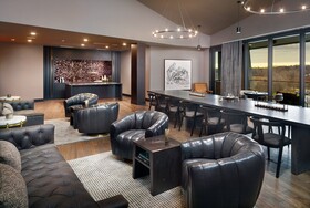 Omni Viking Lakes Hotel
