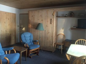 Thomsonite Beach Inn & Suites
