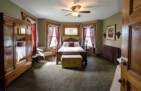 Waller House Inn