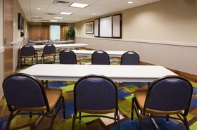 Holiday Inn Express Hotel & Suites Mankato East