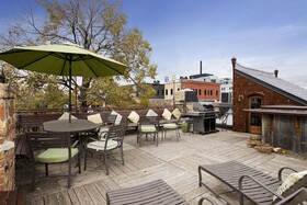 Downtown Rockstar Residence