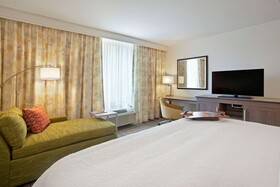 Hampton Inn & Suites - Minneapolis