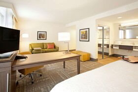 Hampton Inn & Suites - Minneapolis