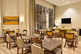 Hampton Inn & Suites - Minneapolis