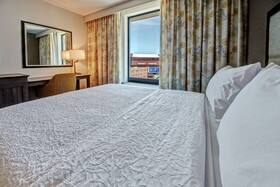 Hampton Inn & Suites - Minneapolis