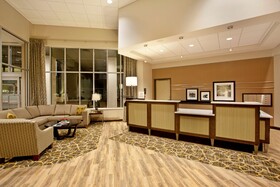 Hampton Inn & Suites - Minneapolis