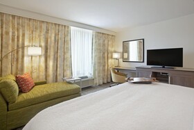 Hampton Inn & Suites - Minneapolis